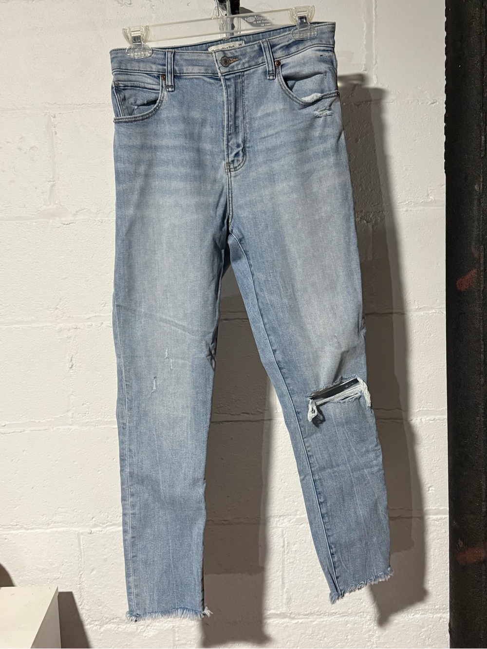 Abercrombie & Fitch 28/6 super skinny ankle high rise curve love distressed jean